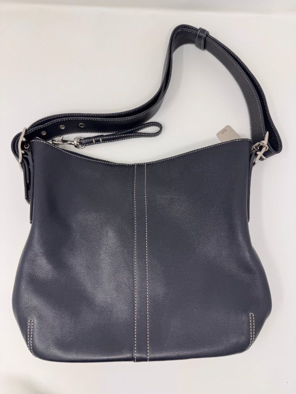 Vintage COACH Legacy Slim Duffle Sac Navy Leather Crossbody Hobo 11" - Picture 2 of 5